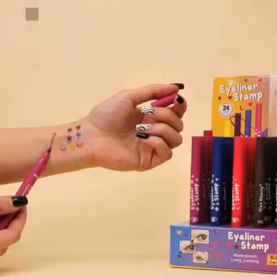 خط چشم رنگی