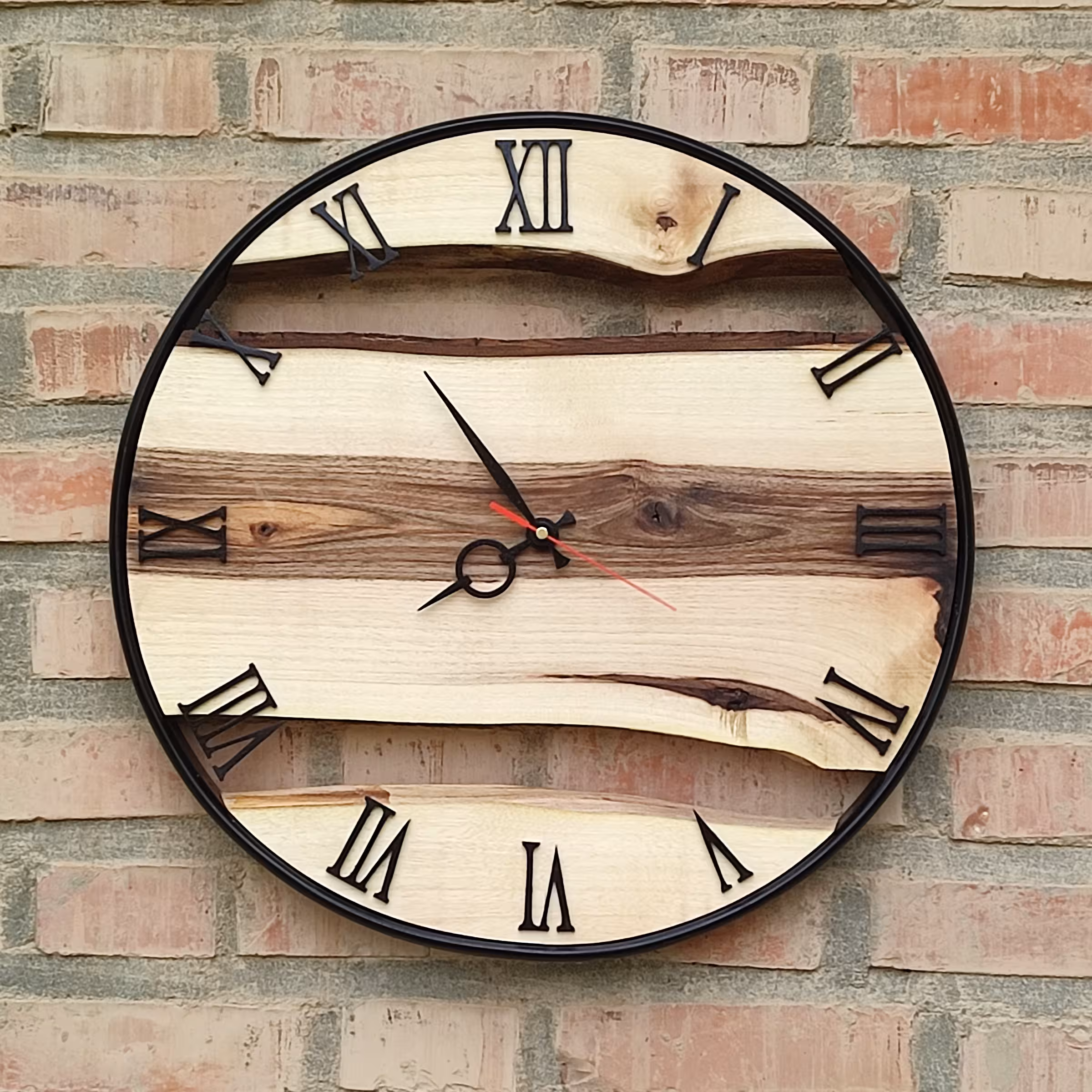 ساعت دیواری چوبی