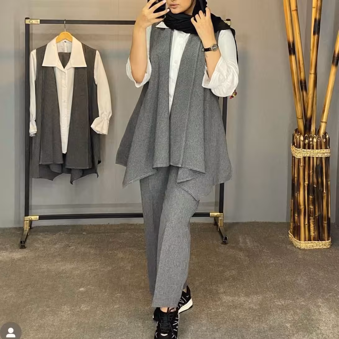 وست وشلواردوتیکه رویه و شلوار هستش عزیزان 
پیراهن سفید زیرش موجود نیست
