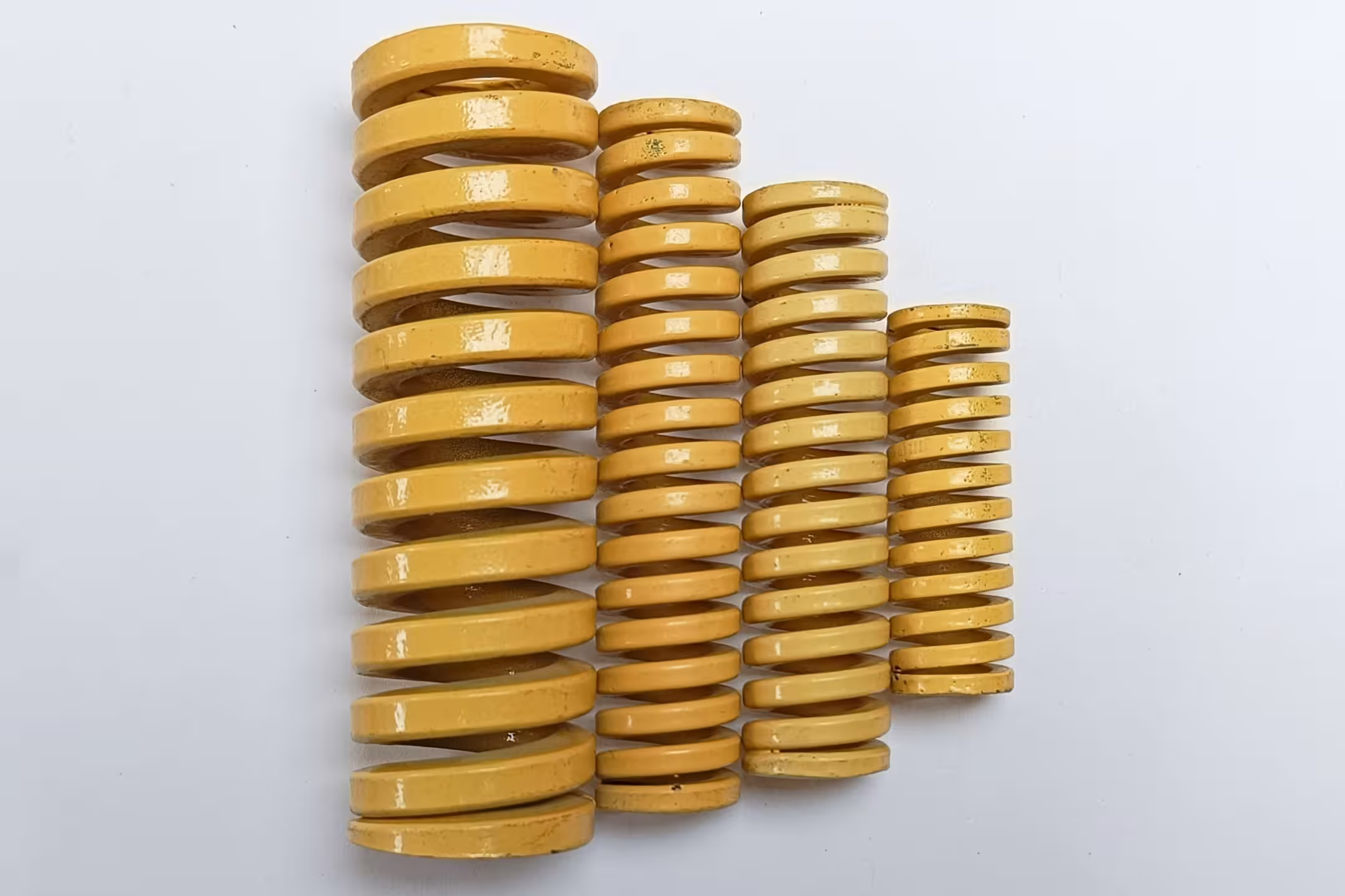 فنر قالب سازی زرد رنگ سایز 76 * 13 ساخت چین