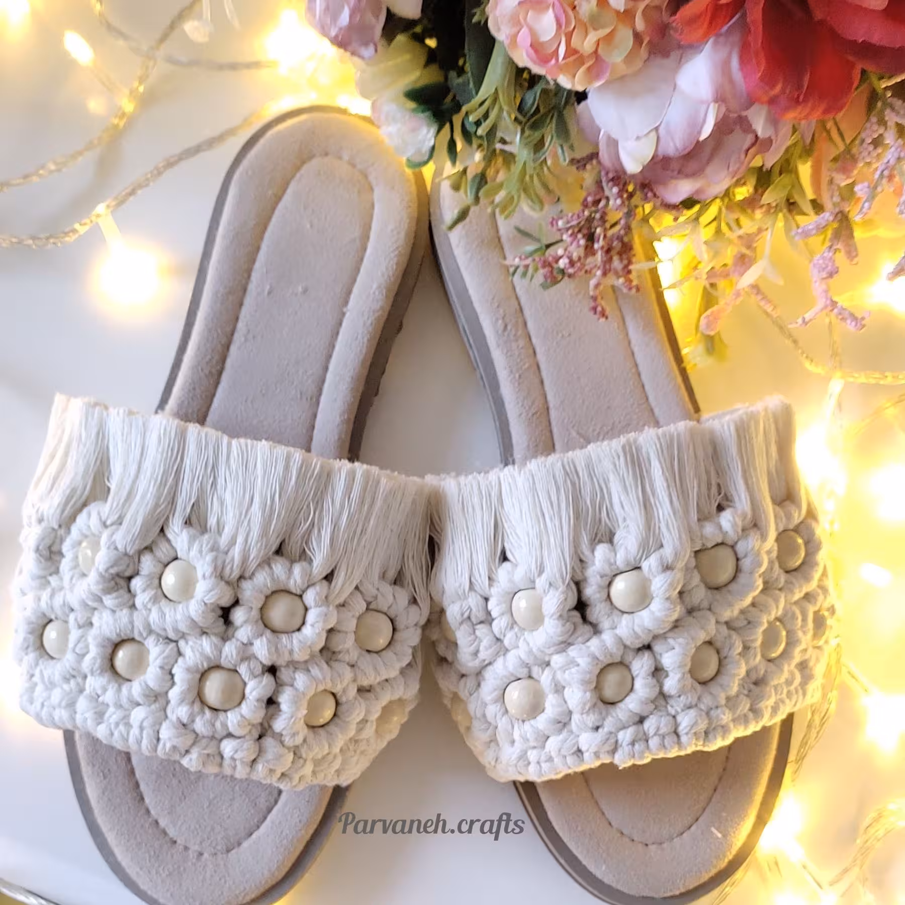 مکرومه بافی شیری رنگ طرح گل