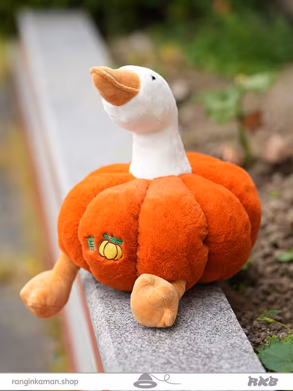 عروسک غاز حلوایی کوچک A small candied goose doll