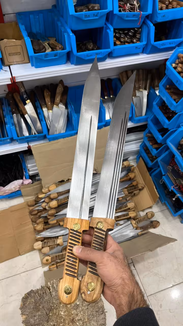 قمه و قداره دسته چوبی  طول کار 50 سانت