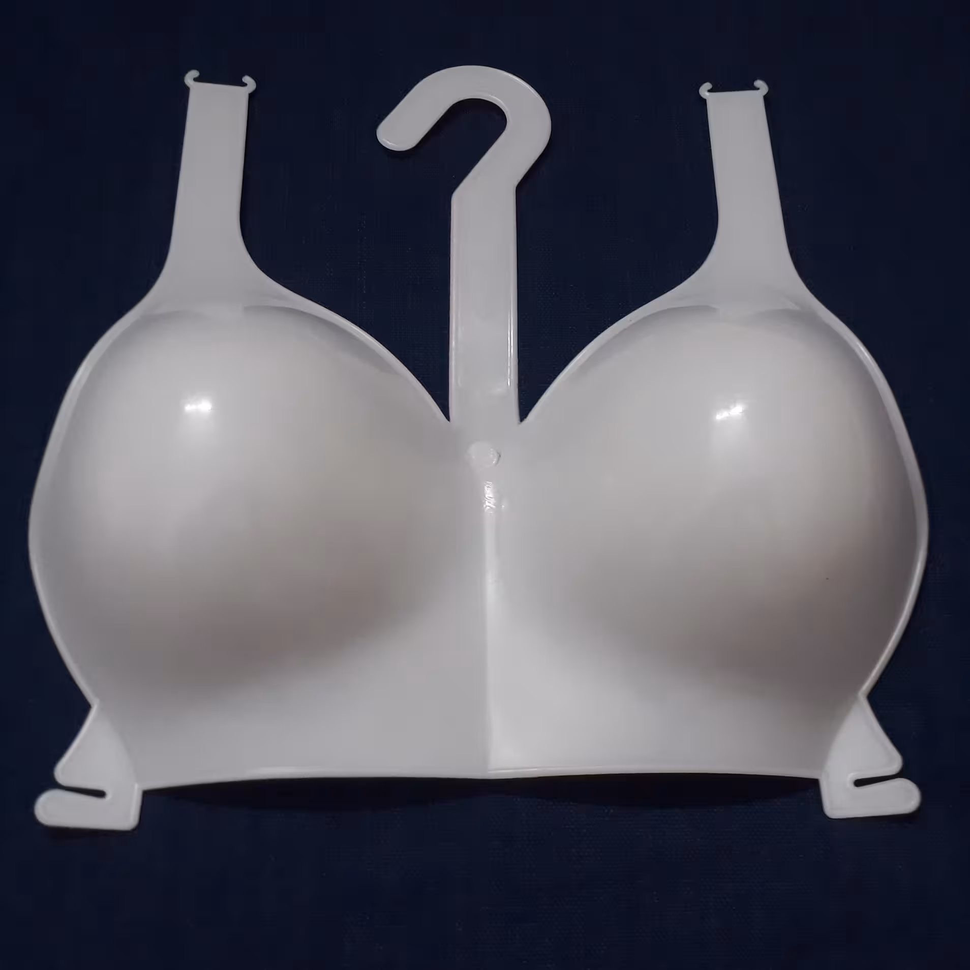 پک 3عددی مانکن آویز سوتین پلاستیکی قلابدار  یا آویز سوتین محصول فروشگاهی