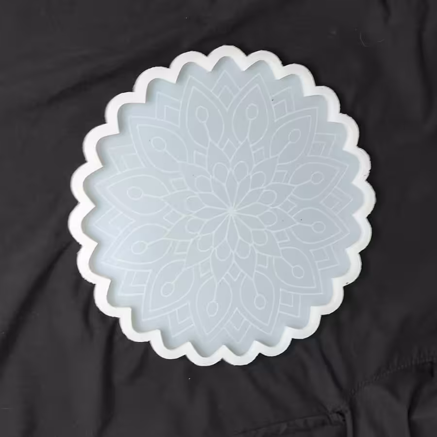 قالب سیلیکونی شیراز رزین دفرمه طرح ماندلا سایز 22 کد 423