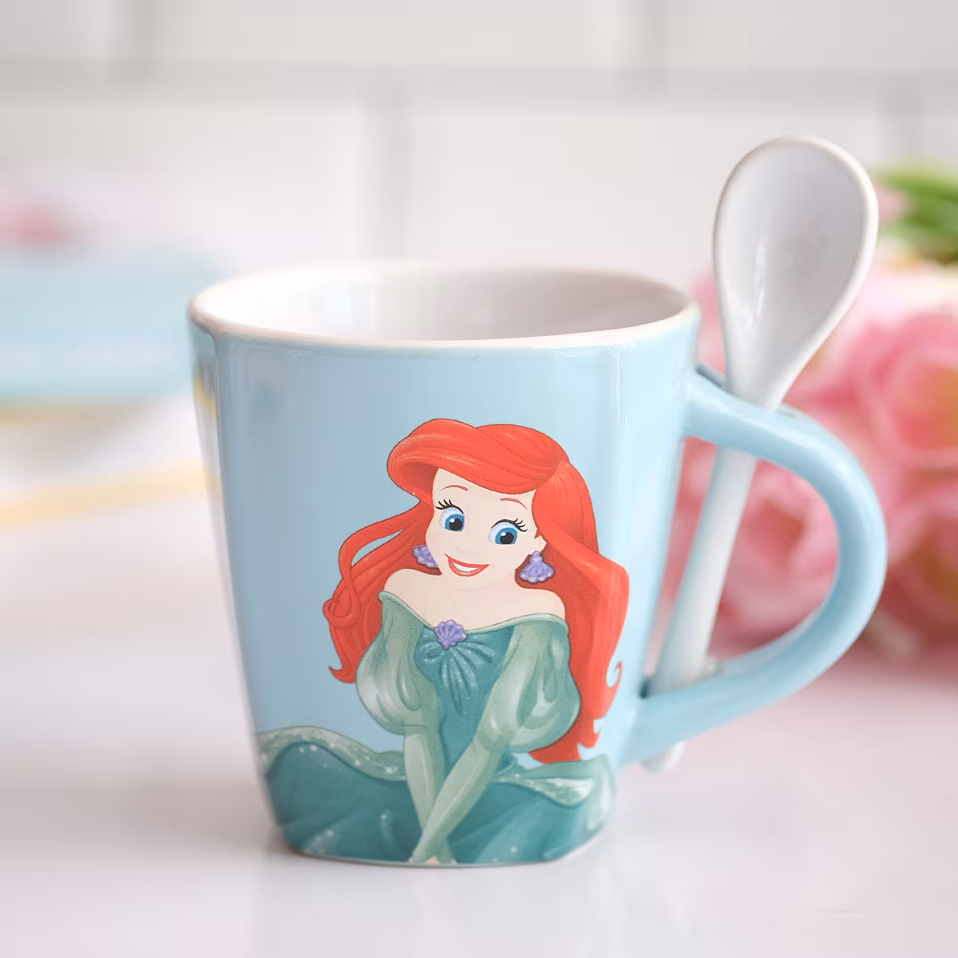 ماگ دیزنی آریل قاشق دار T183