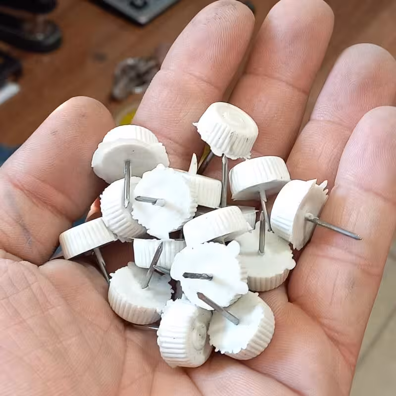 میخ پاشنه بسته هزار تایی