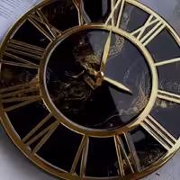 ساعت رزینی مشکی طرح مرمر سیاه با قطر 40 و رینگ اعداد پیوسته