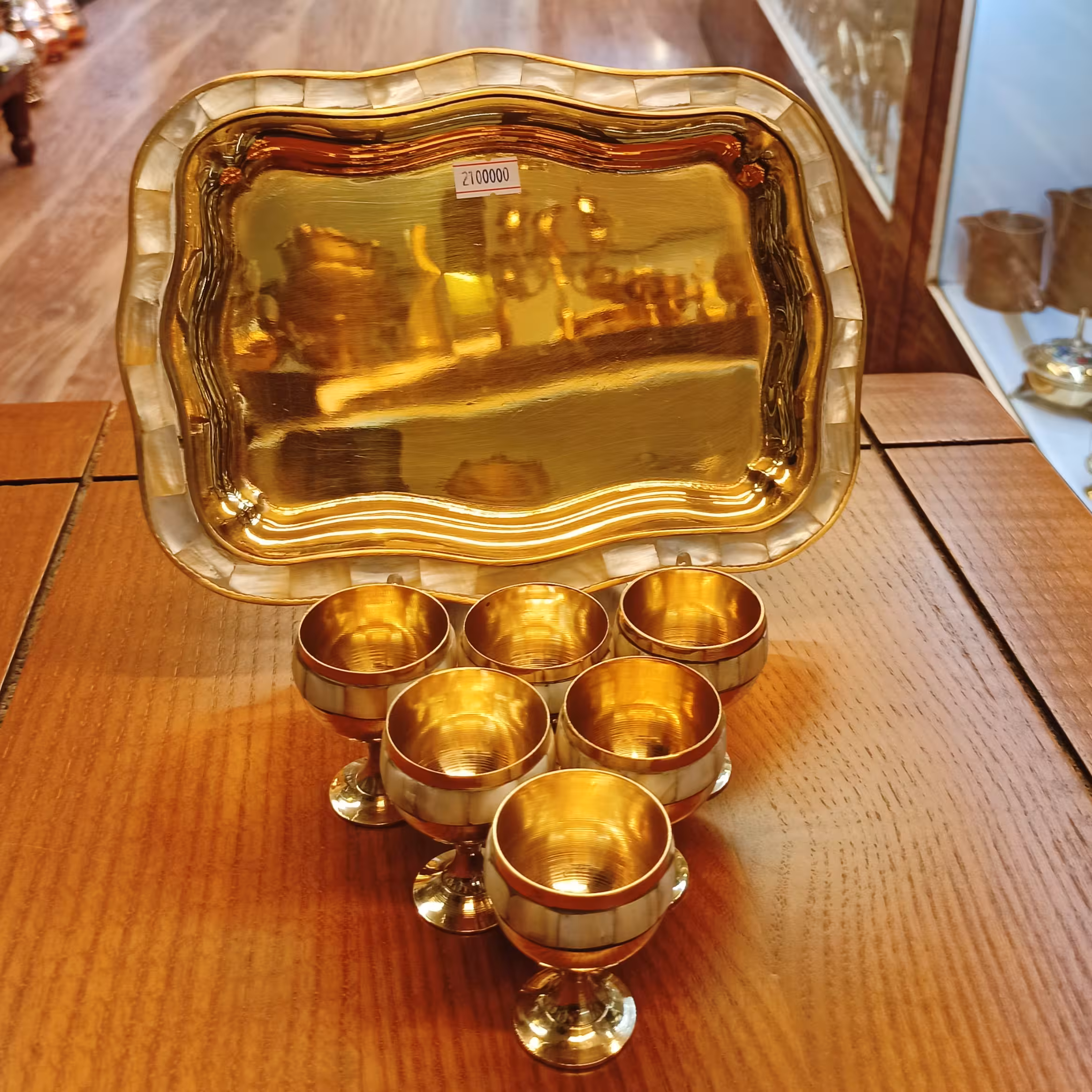 ست نوشیدنی و هفت سین برنجی کارشده با صدف دریایی خاص و منحصر به فرد مناسب برای سرو نوشیدنی و هفت سین و دیزاین گنجه اوپن