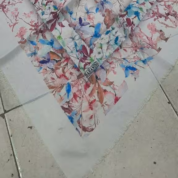 روسری نخی ریشه پرزی