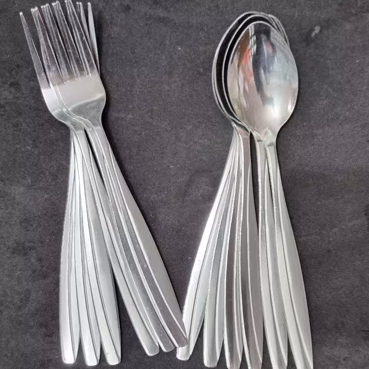 قاشق و چنگال نازک زیر قیمت 