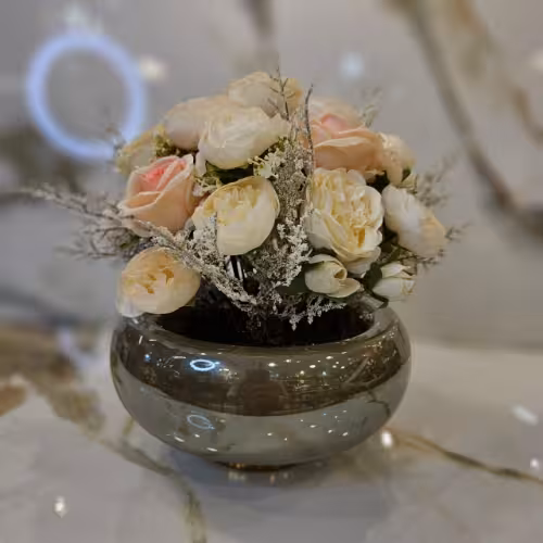 گلدان با گل پیونی رز مصنوعی