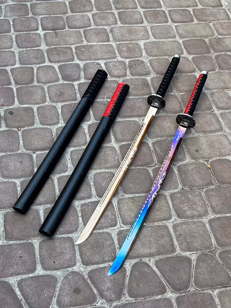 شمشیر کاتانای 100 سانت هفت رنگ طرح دار طلایی طرح دار تیغه یک تیکه ضخامت 4 میل