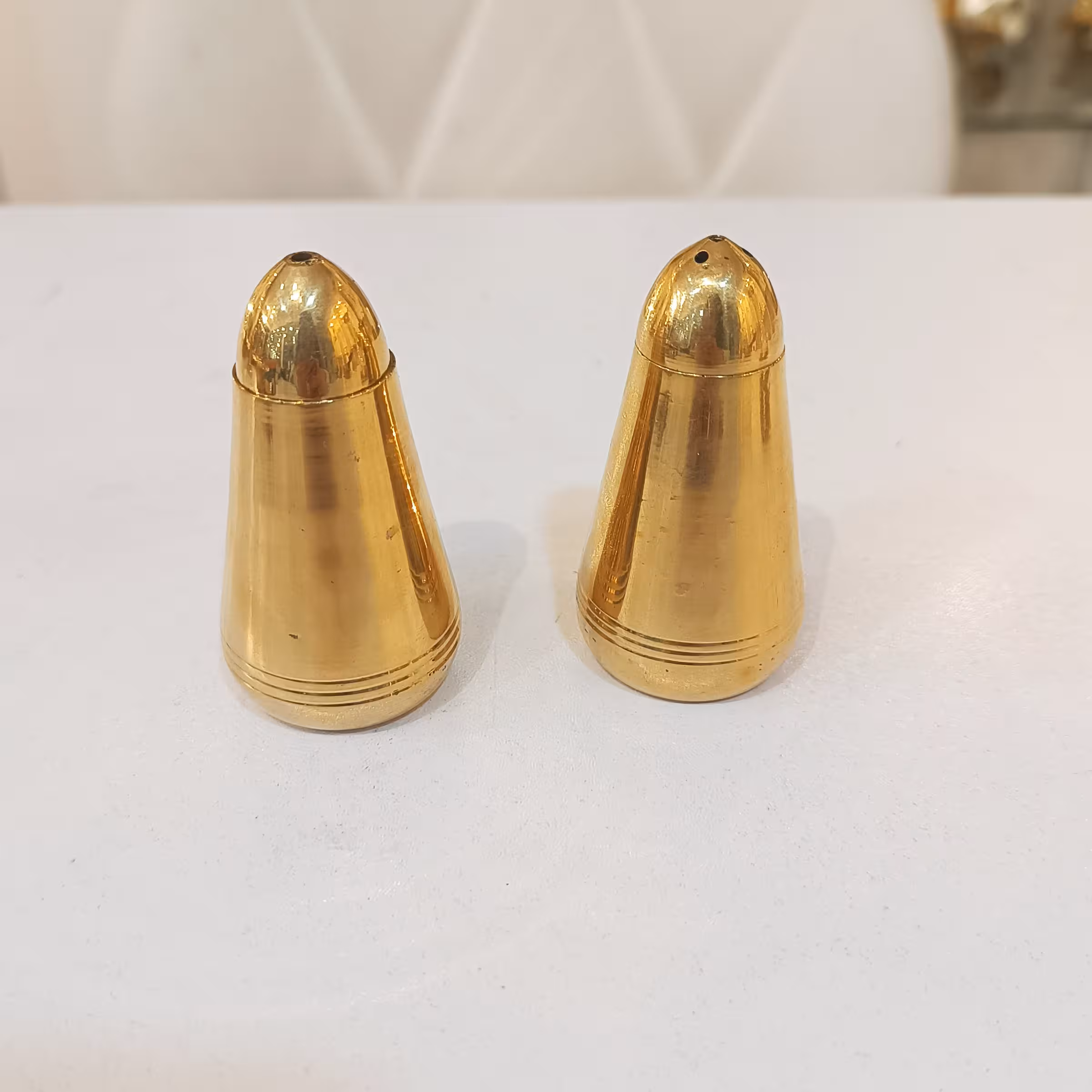 ست نمک پاش و فلفل پاش برنجی (برنز) وارداتی مدل فشنگی بسیار زیبا و فانتزی کیفیت درجه یک بدون تغییر رنگ قابل استفاده 