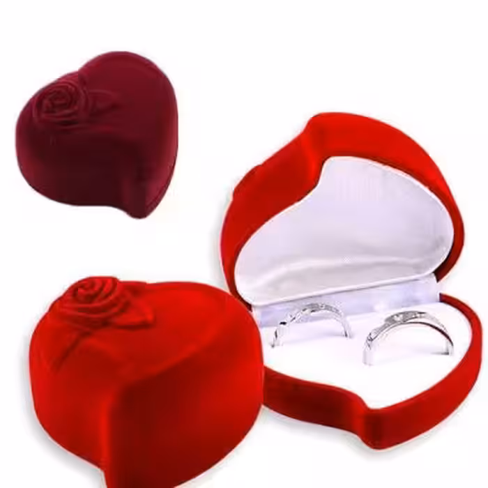 جعبه انگشتری تک و حلقه ستی مخمل قلبی