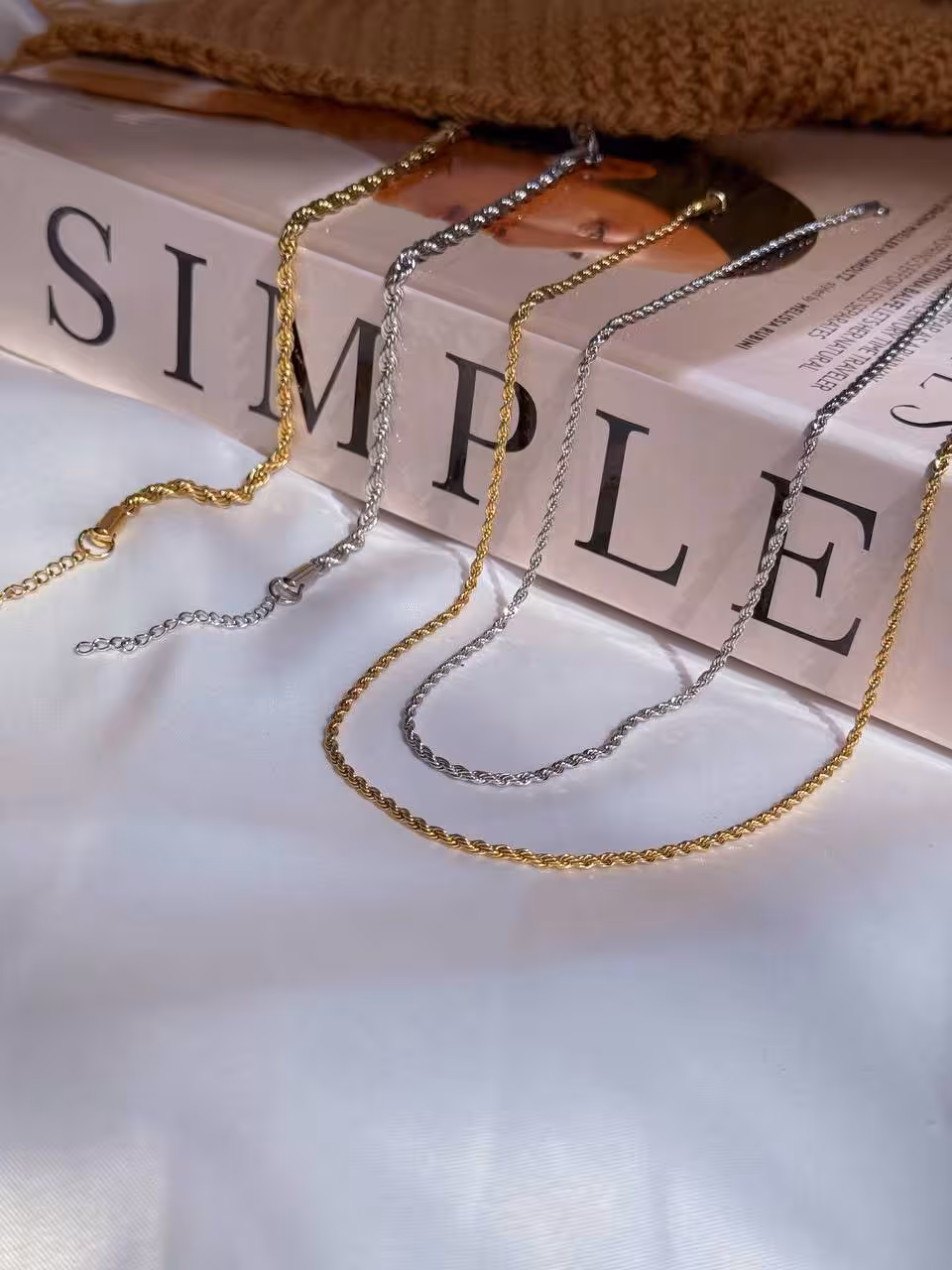 کد01 وکد 02گردنبند میباشد/کد03و04دستبند فری سایز میباشد/هرکد قیمت مجزایی دارد/جنس استیل و‌ذنگ ثابت/ضدحساسیت/حموم ازاد/