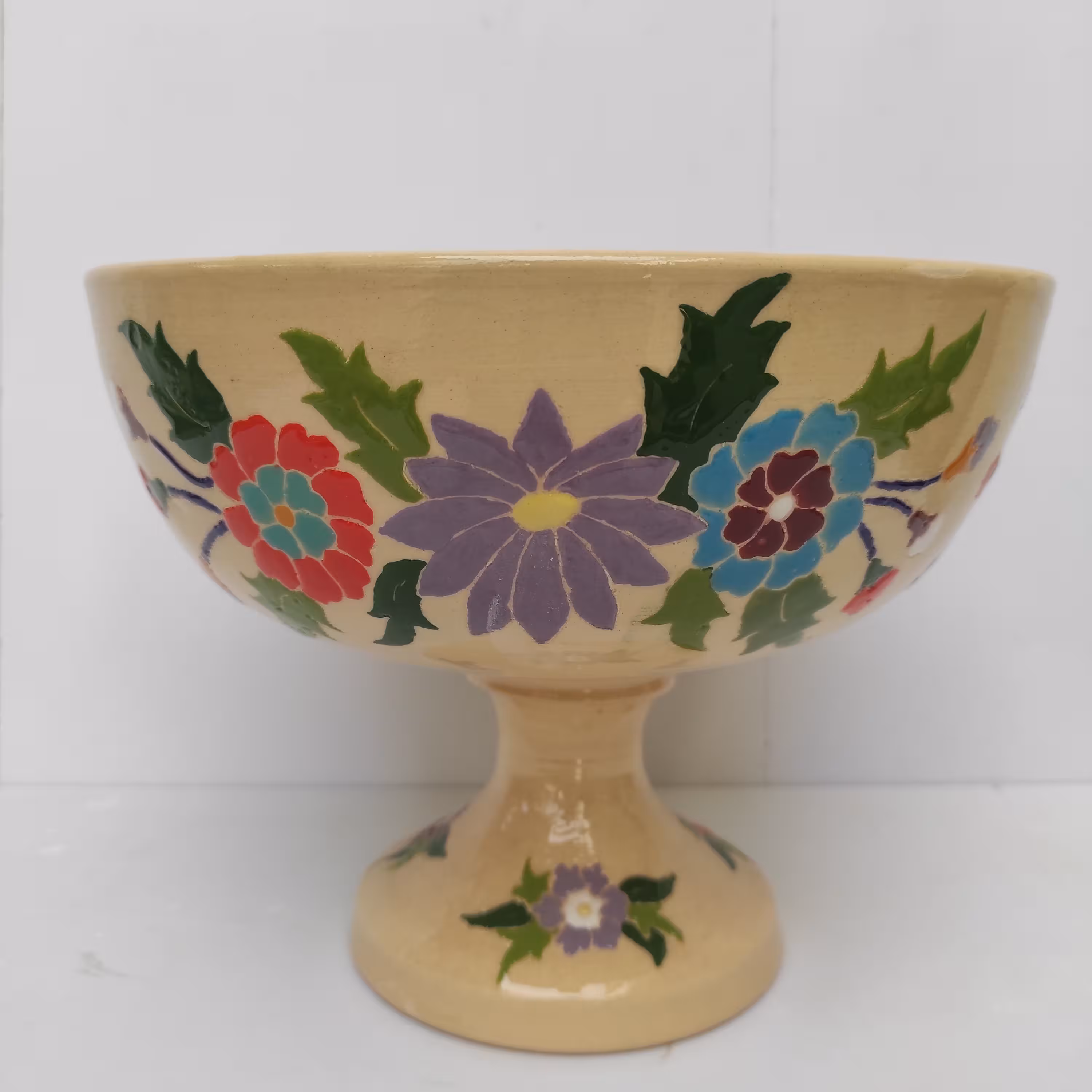 کاسه پایه دار