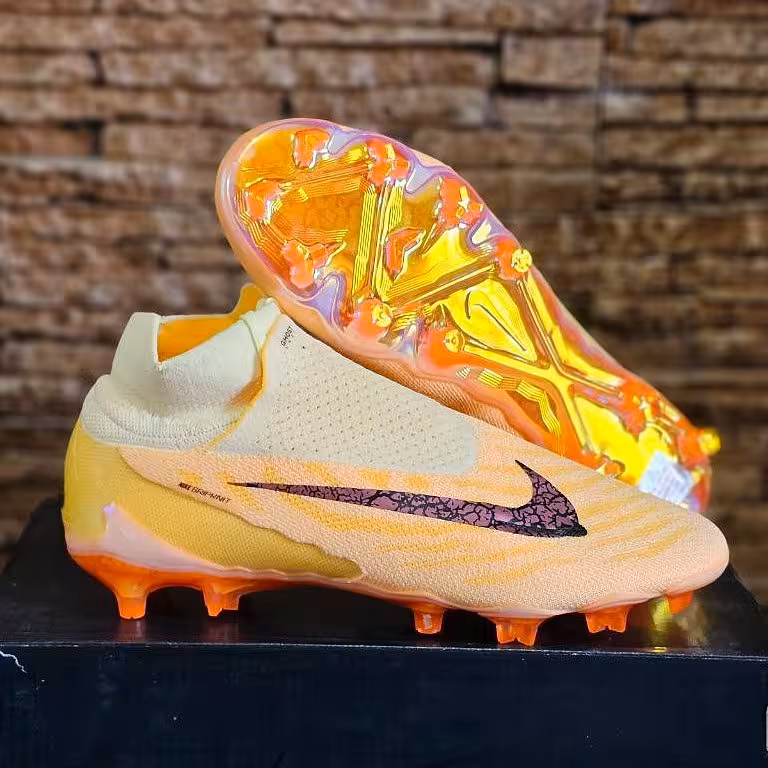 کفش فوتبال نایک فانتوم جی ایکس Nike Phantom GX