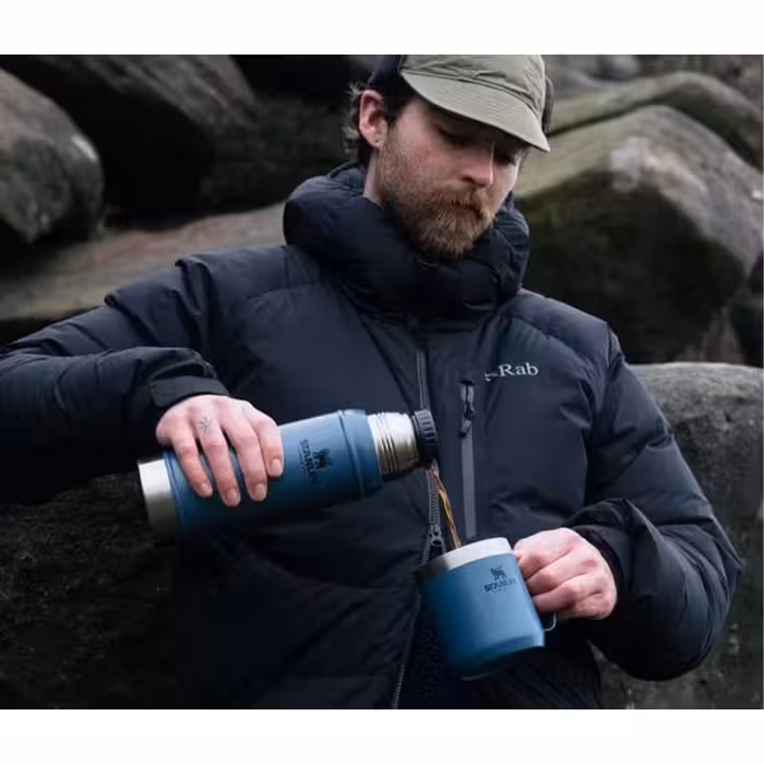 فلاسک استنلی مدل CLASSIC LEGENDARY کد F2022 گنجایش 0.75 لیتر