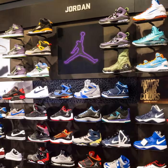 چراغ دیواری نئون دیزاین طرح Jordan_PR 