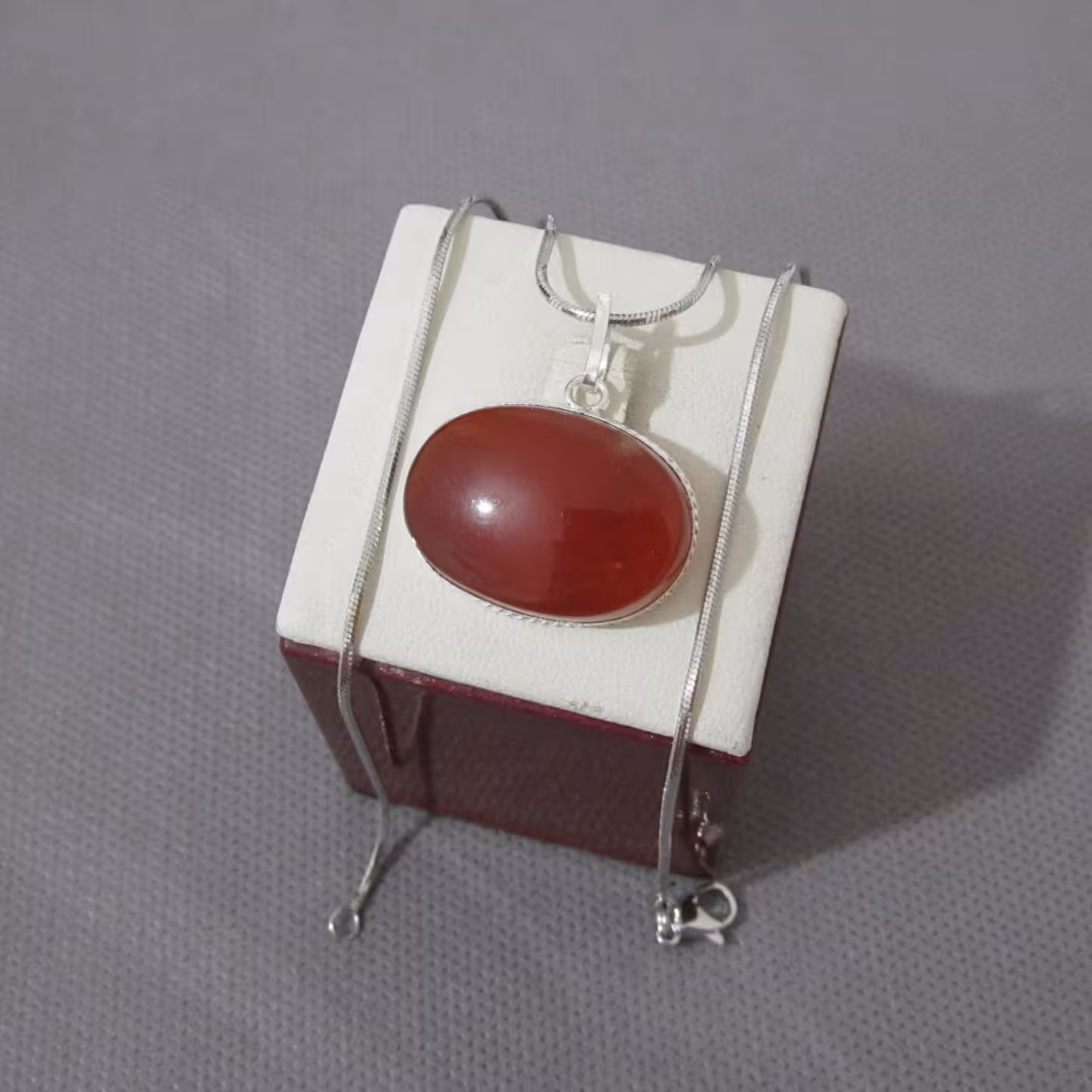 گردنبند عقیق خراسان با زنجیر آبکاری