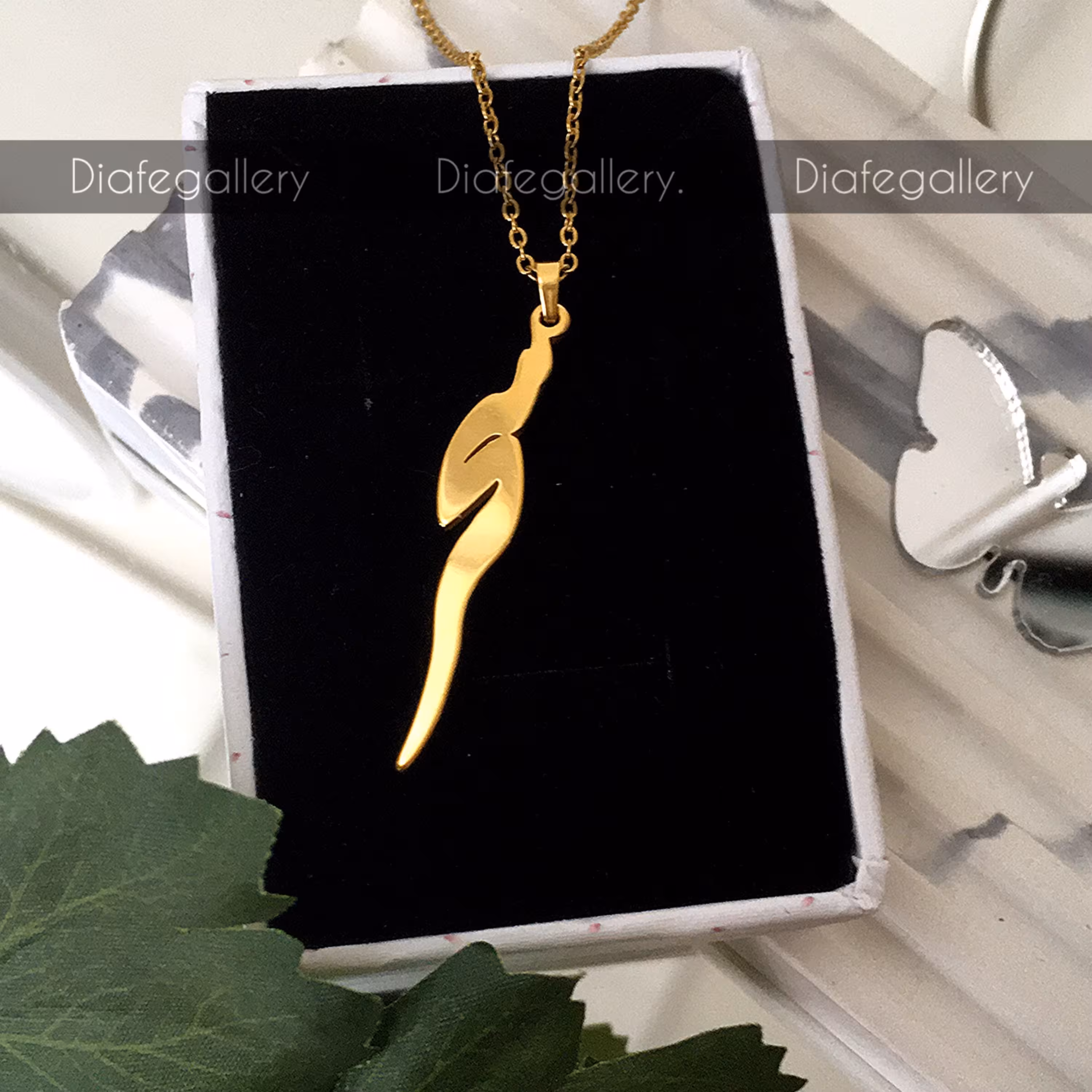 گردنبند اسم فارسی سحر با پلاک اسم و زنجیر جنس استیل رنگ ثابت