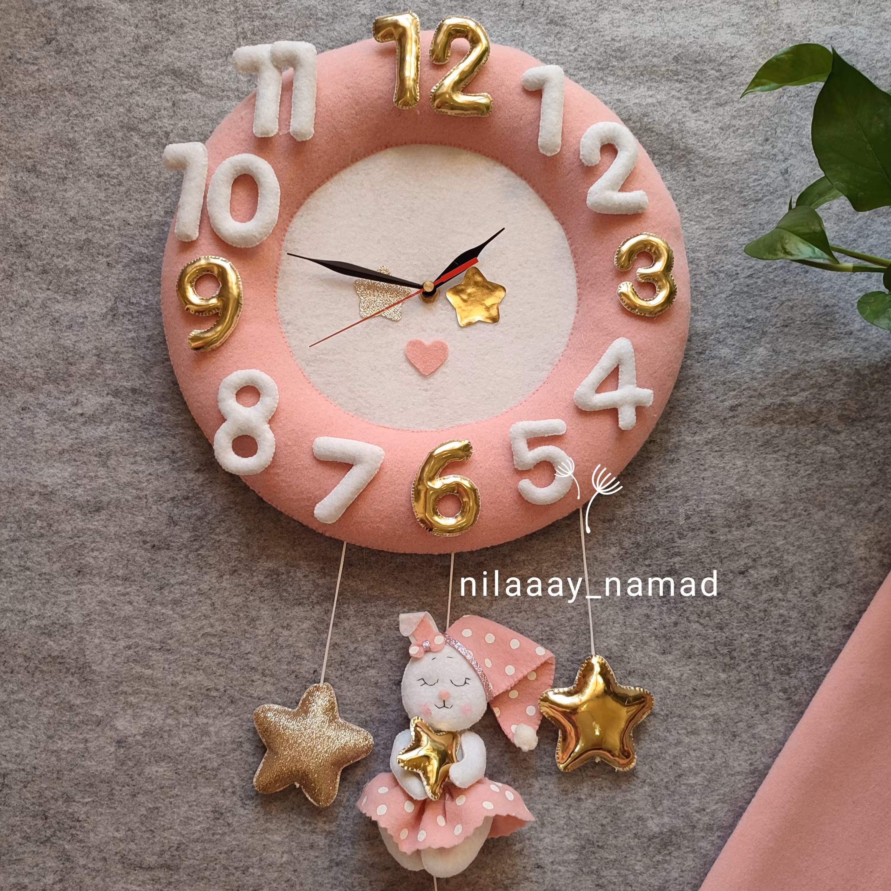 ساعت اتاق کودک دخترانه طرح خرگوش خواب آلود و ستاره 