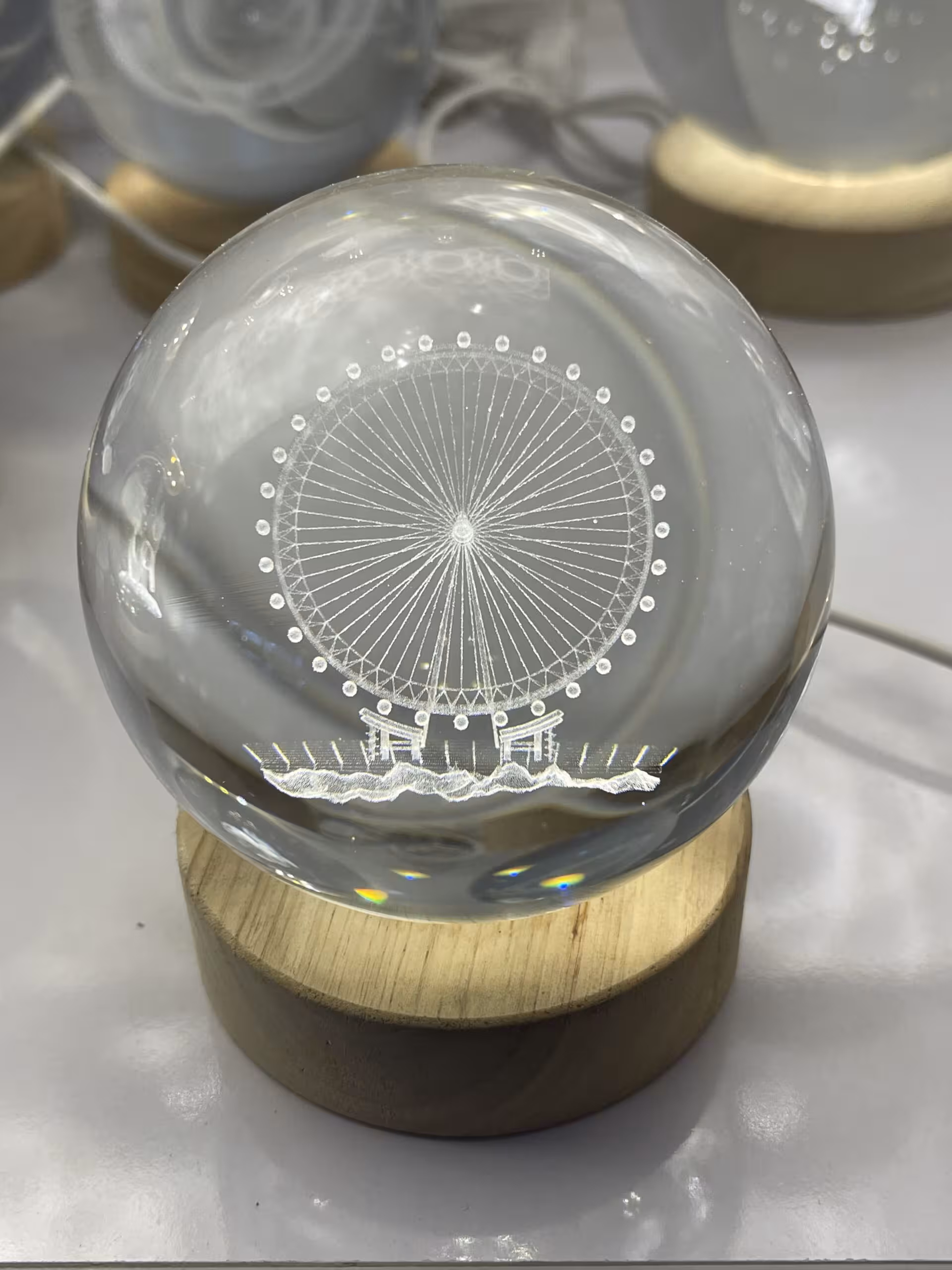 گوی شیشه ای چراغدار 8 سانت (چرخ و فلک)