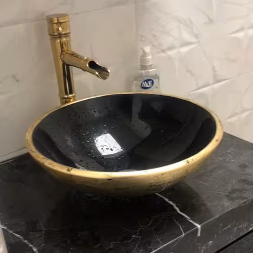 کاسه شیشه مشکی طلایی، سایز 44، رنگ کوره ای ثابت، 3 سال گارانتی تعویض و تغییر رنگ، ارسال به سراسر کشور با بسته بندی ویژه