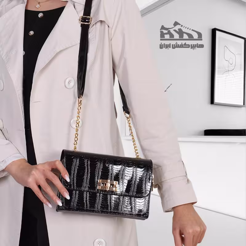 کیف زنانه مدل پاسپورتی ورنی