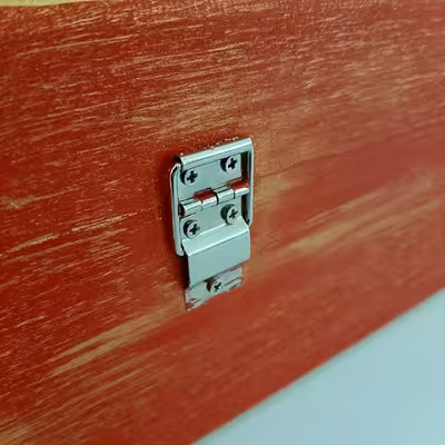 جعبه هدیه چوبی مدل چمدان طرح قالی سنتی کد WS115