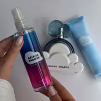 بادی اسپلش (بادی میست) زنانه رایحه عطر و ادکلن آریانا گراند کلاود-کلود(ابری) اصل | Ariana Grande Cloud Body Mist حجم 118 میل(اورجینال)