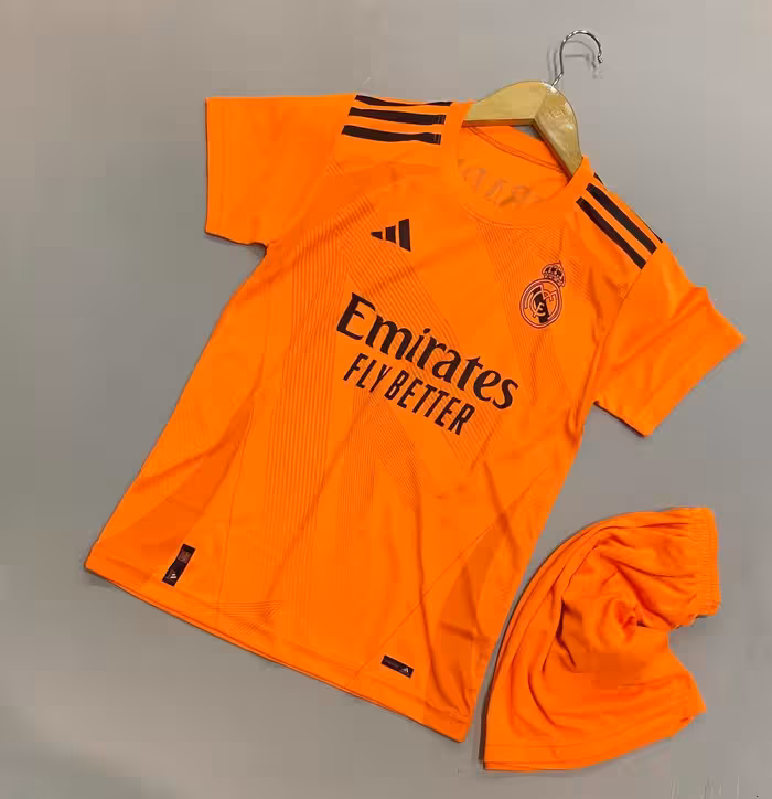 کیت بچگانه و بزرگسال رئال مادرید نارنجی امباپه