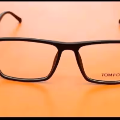 عینک طبی با عدسی فتوکرومیک