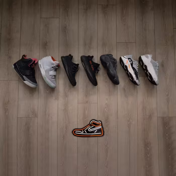 چراغ دیواری نئون دیزاین مدل Shoes-BL_ORG