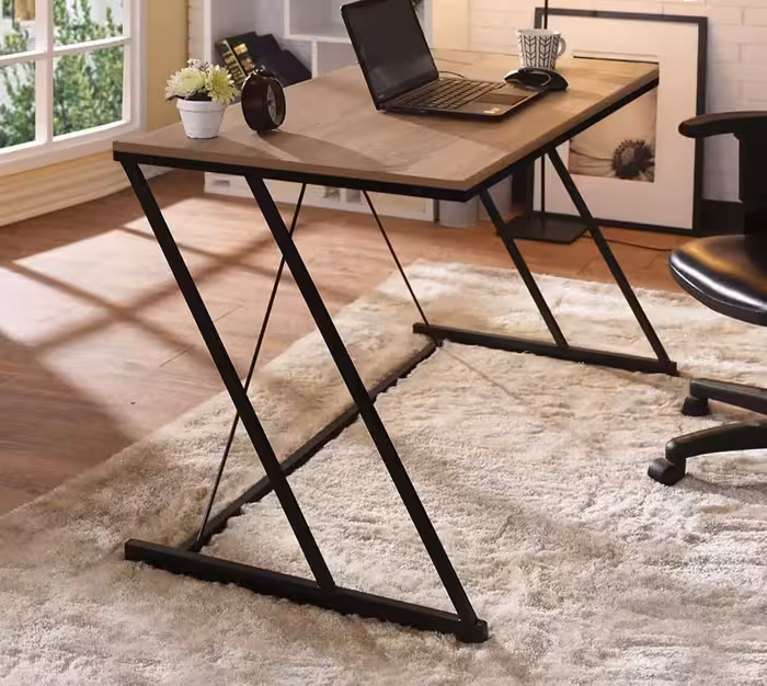 میز استودیویی و کامپیوتر آرشیدا