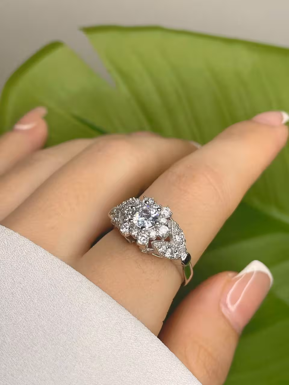 انگشتر جواهری نقره زنانه کد 10374