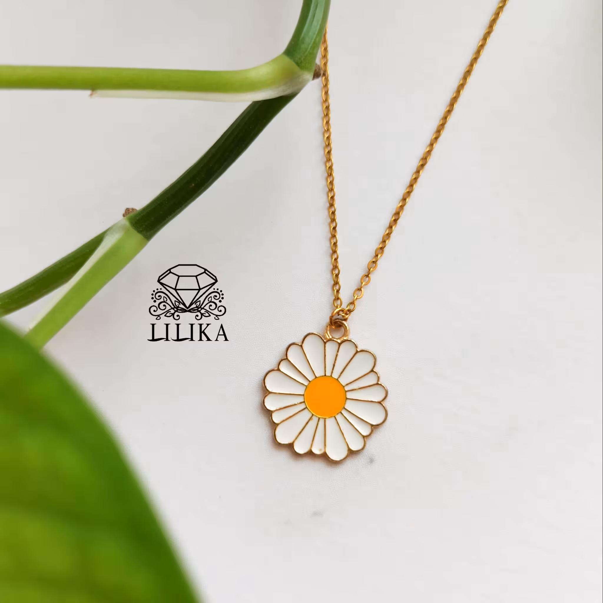 گردنبند بابونه