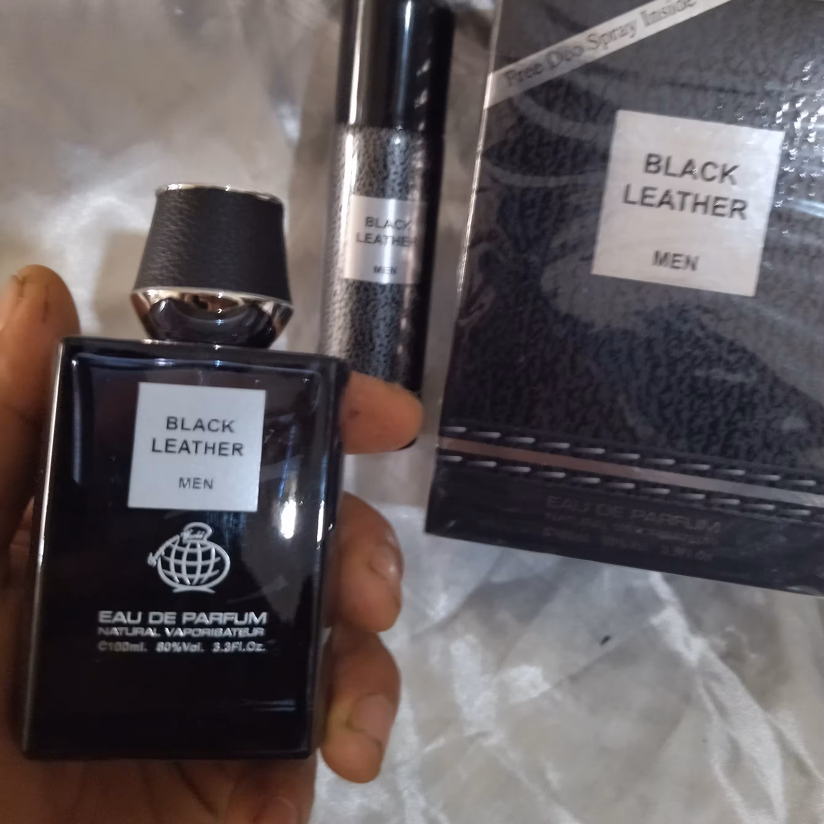 عطر ادکلن مردانه فرگرانس ورد مدل بلک لیدر 