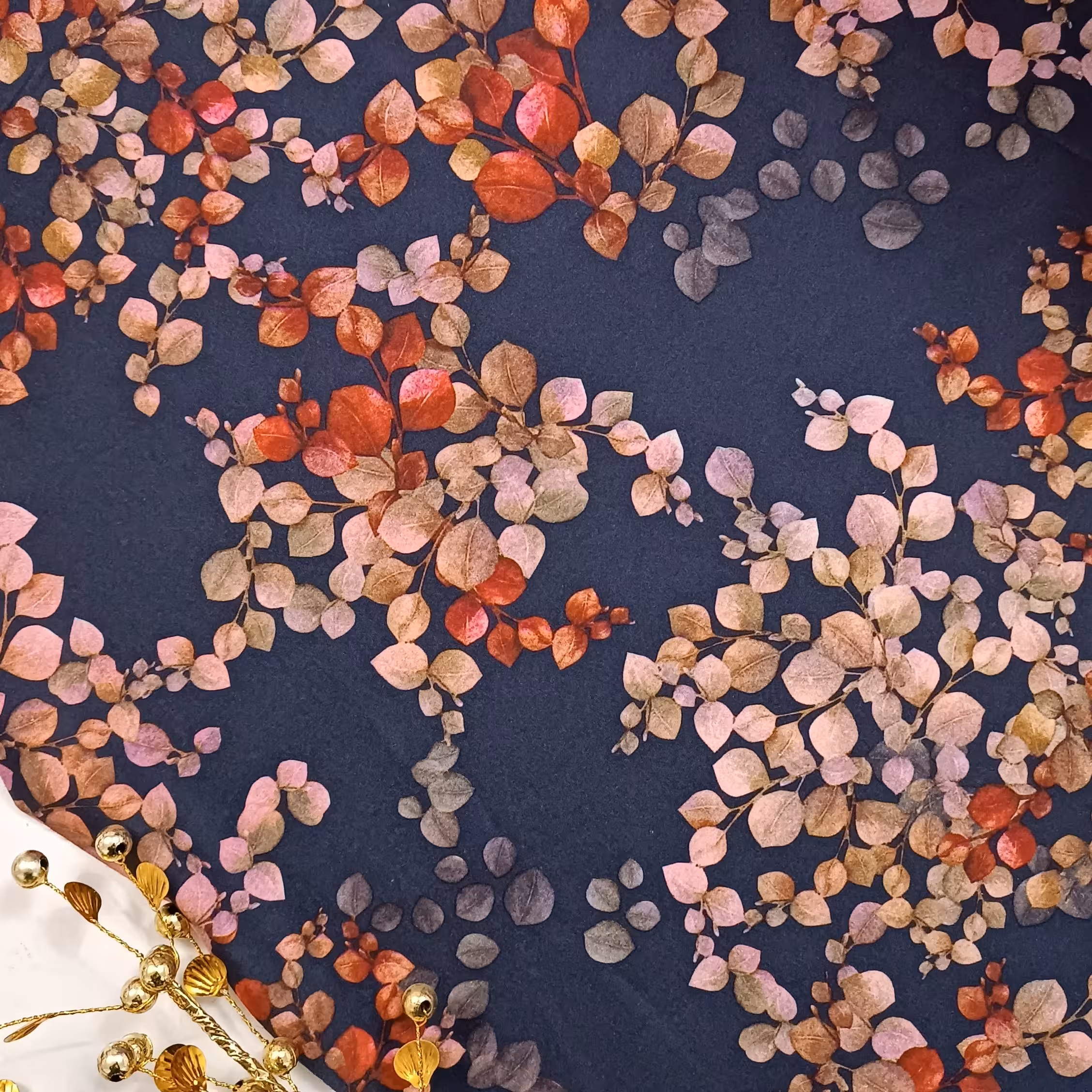 چادر قواره ای سوپر سافت گل دار با زمینه سرمه ای 