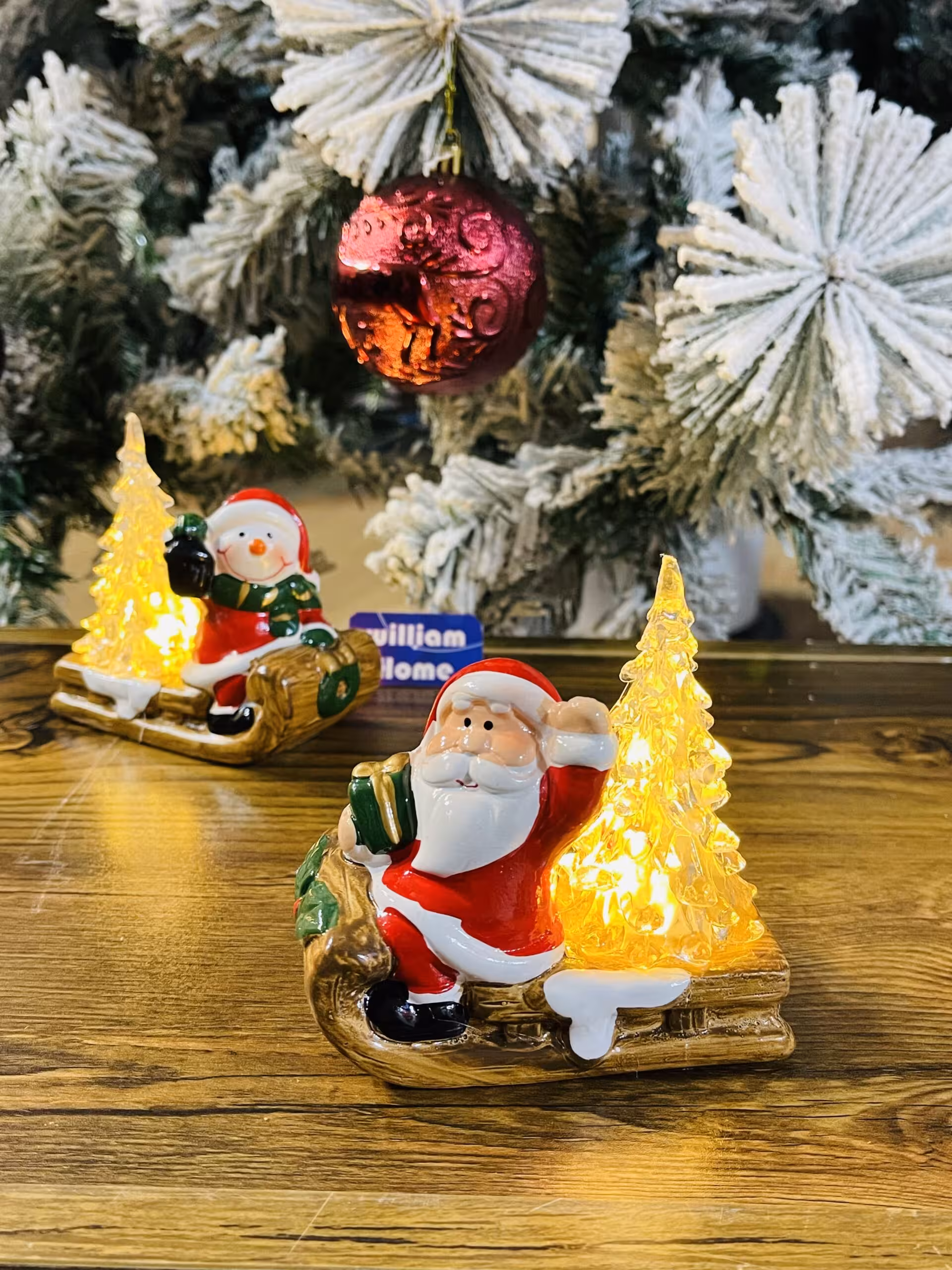 بابانوئل سورتمه سوار و درخت چراغدار 383-49