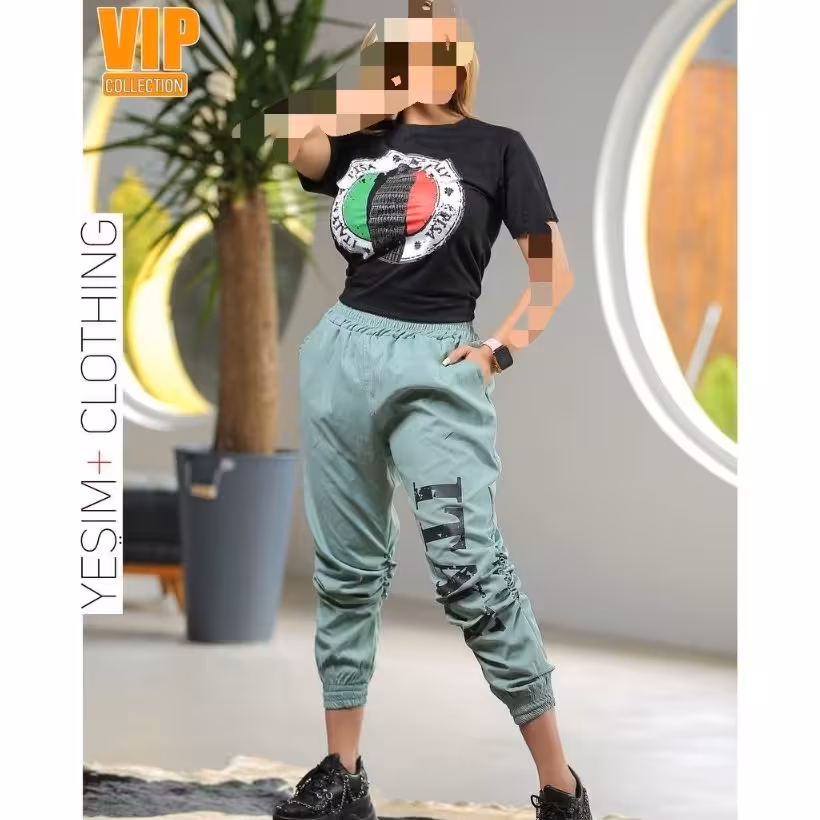 لطفا قبل از ثبت سفارش موجودی بگیرید
ست پرطرفدار و جذاب یشیم
مدل اسلش زانو گت خور
دوخت بینظیر