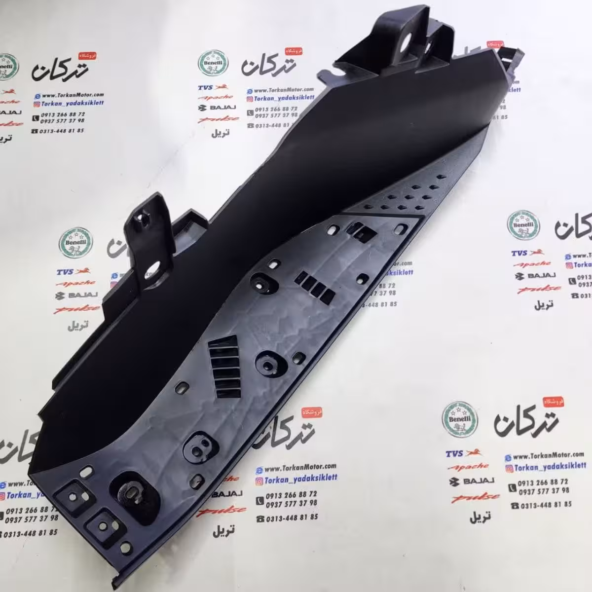 قاب کاور رکاب ( کف ) زیر پا موتور طرح ایروکس و nvx اتاق جدید ( چپ )