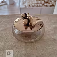شکلات خوری درب دار شیشه و برنج طرح بلوط طلایی مدل 3230253