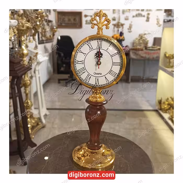 ساعت رومیز طلائی