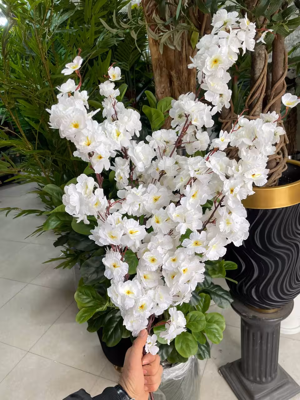 شکوفه مصنوعی سفید 6 بازو 150 گل