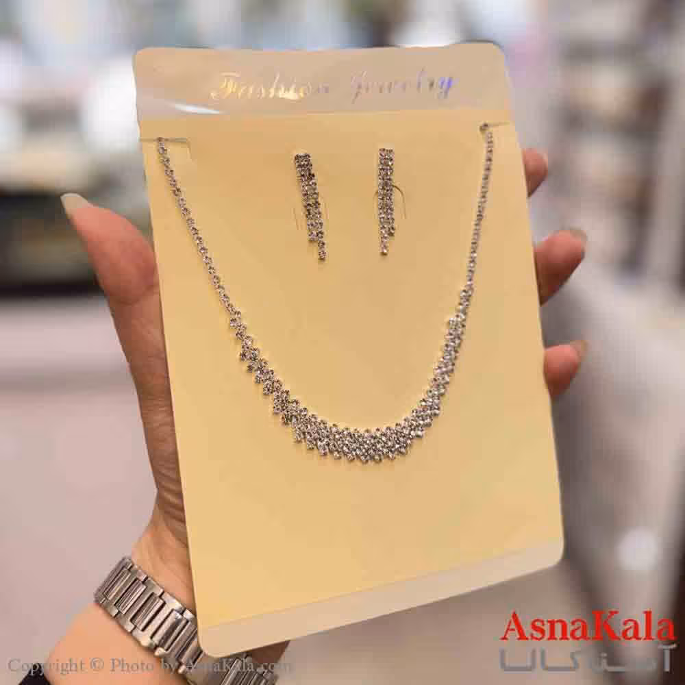 نیم ست زنانه شامل گردنبند و گوشواره استیل مدل جواهری  کد NIM14752W