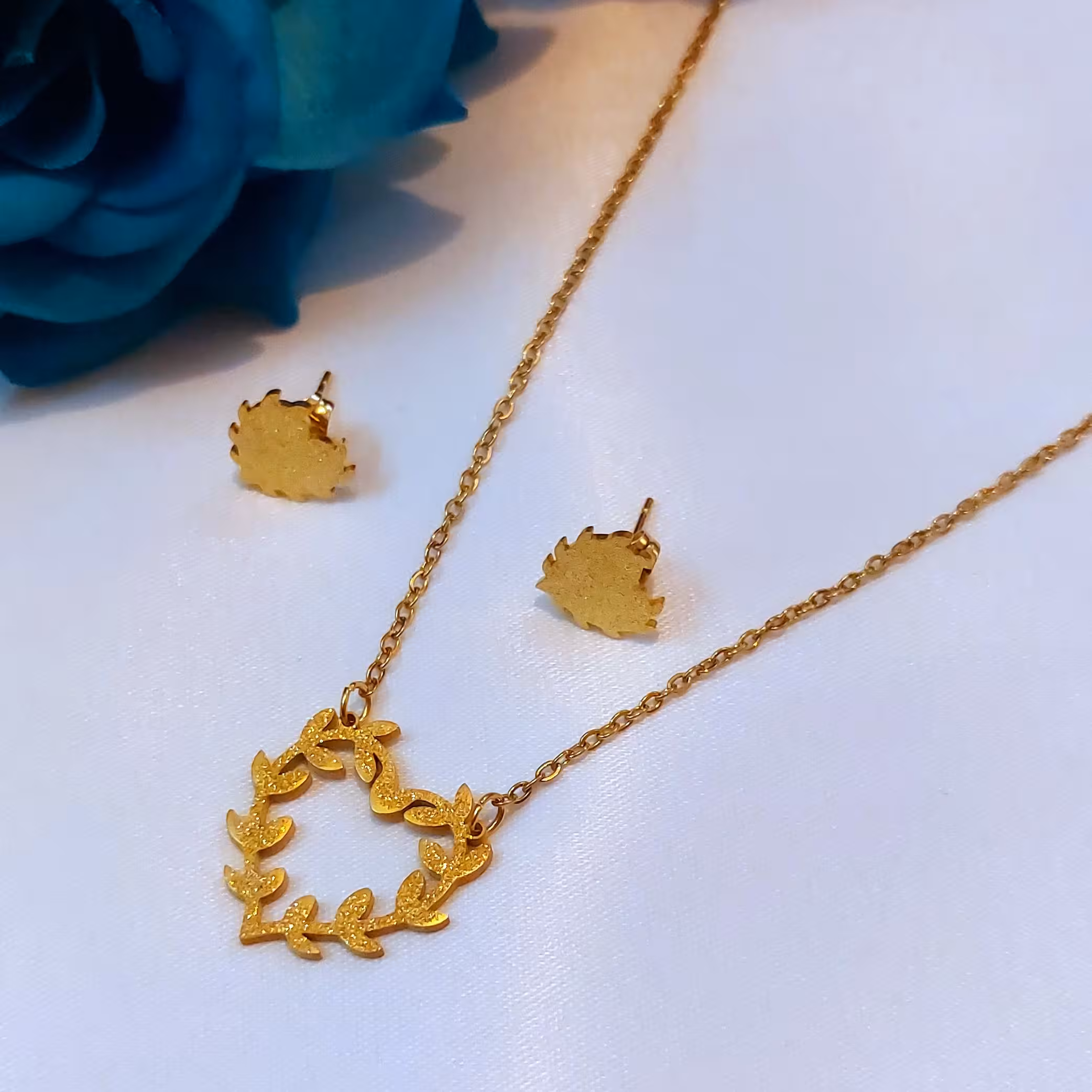 نیم ست گردنبند و گوشواره استیل طرح قلبی