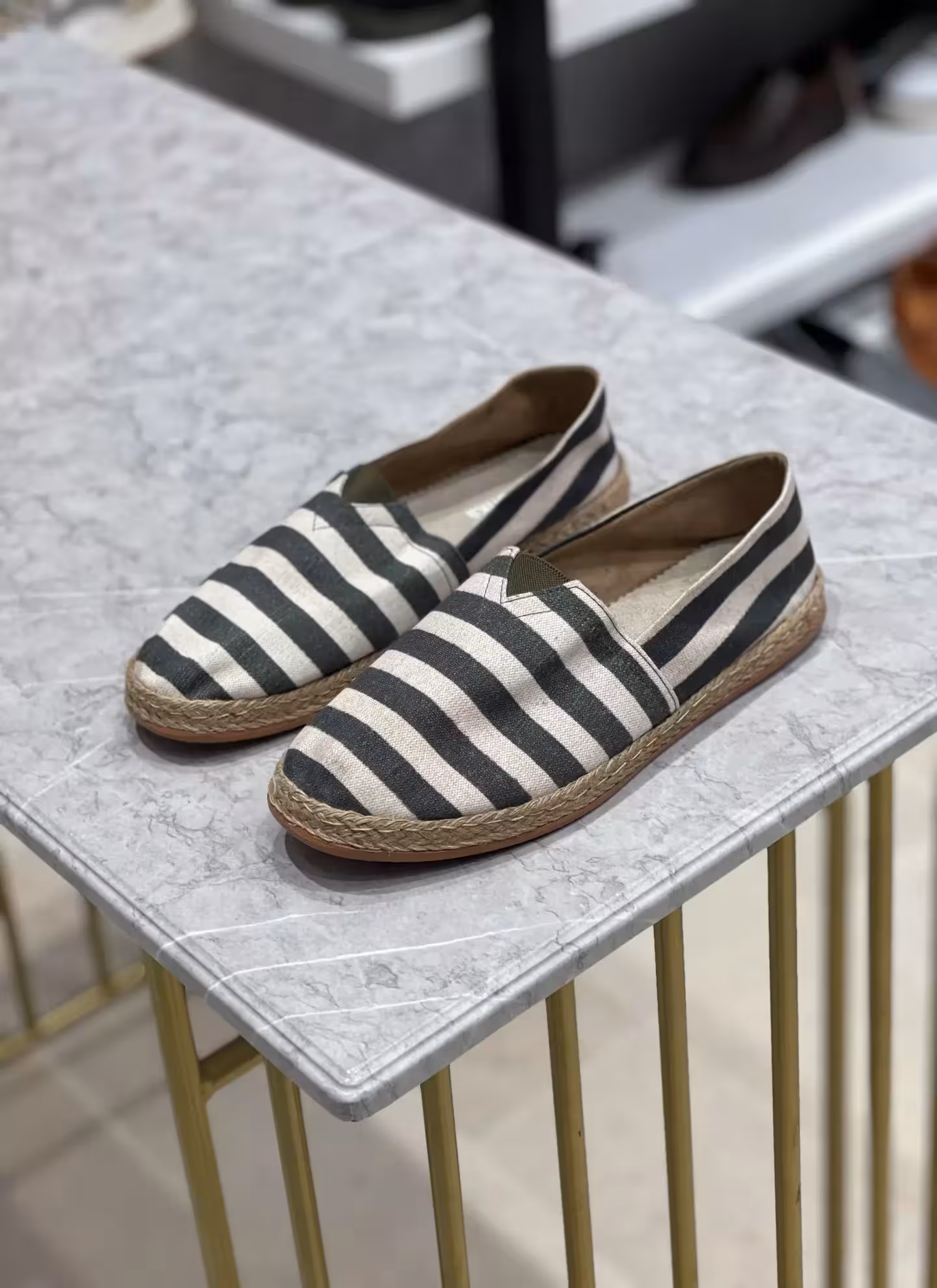 ونس کنفی مردانه سایز 43 رنگ راه راه سبز کدVKM102