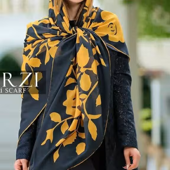 روسری زنانه نخی اعلای طرح گل های زرد